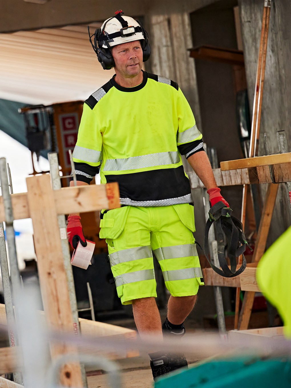 HIGH VIS GREEN RAKENTAJAN STRETCH SHORTSIT LK 2 2646 GSTP - Image 12